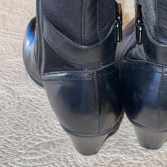 EARTH  Rider Black Boots 9.5B - Picture 2 of 8